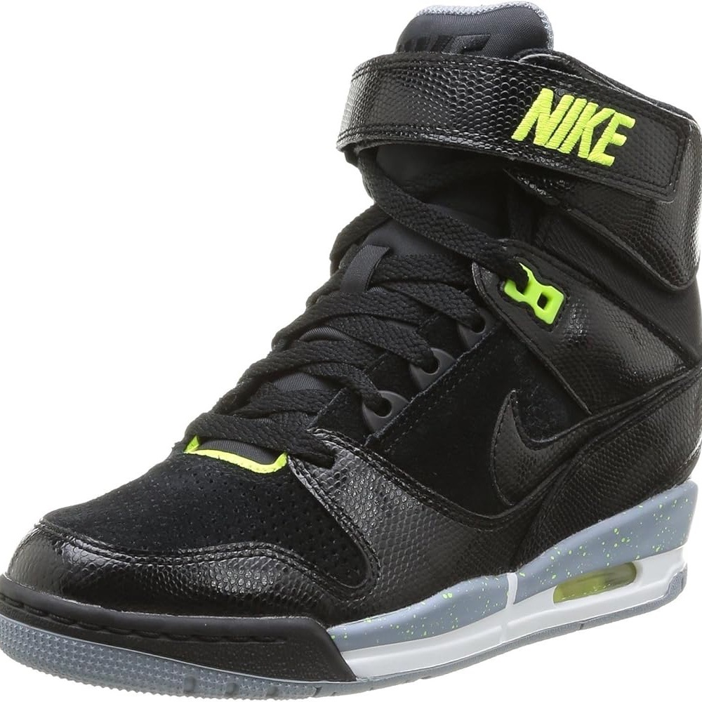 Nike Women’s Sneakers - Picture 2 of 8